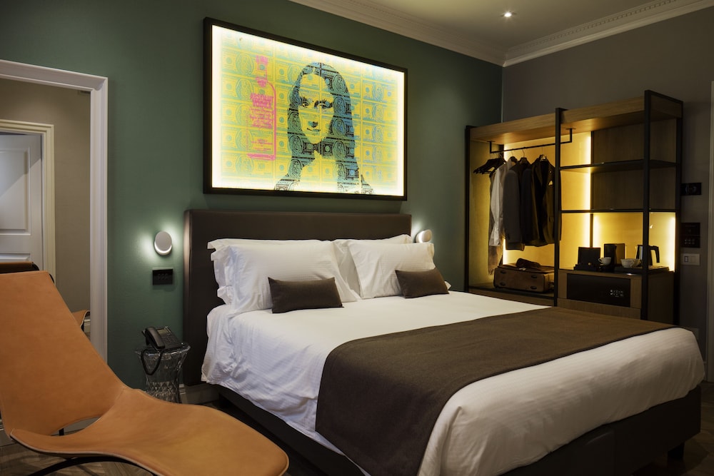 The Frame Hotel 10/46