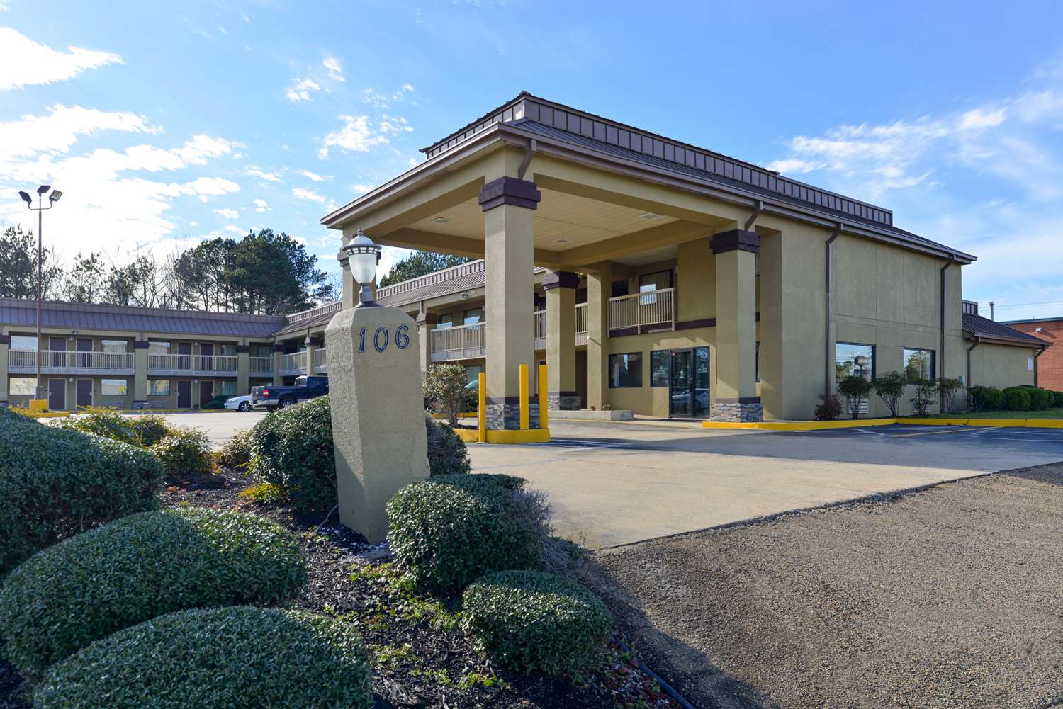 Days Inn & Suites by Wyndham Byram 23/24