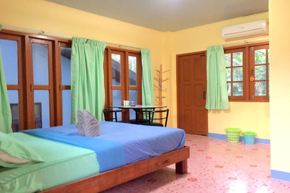 Sea Breeze Resort 12/35
