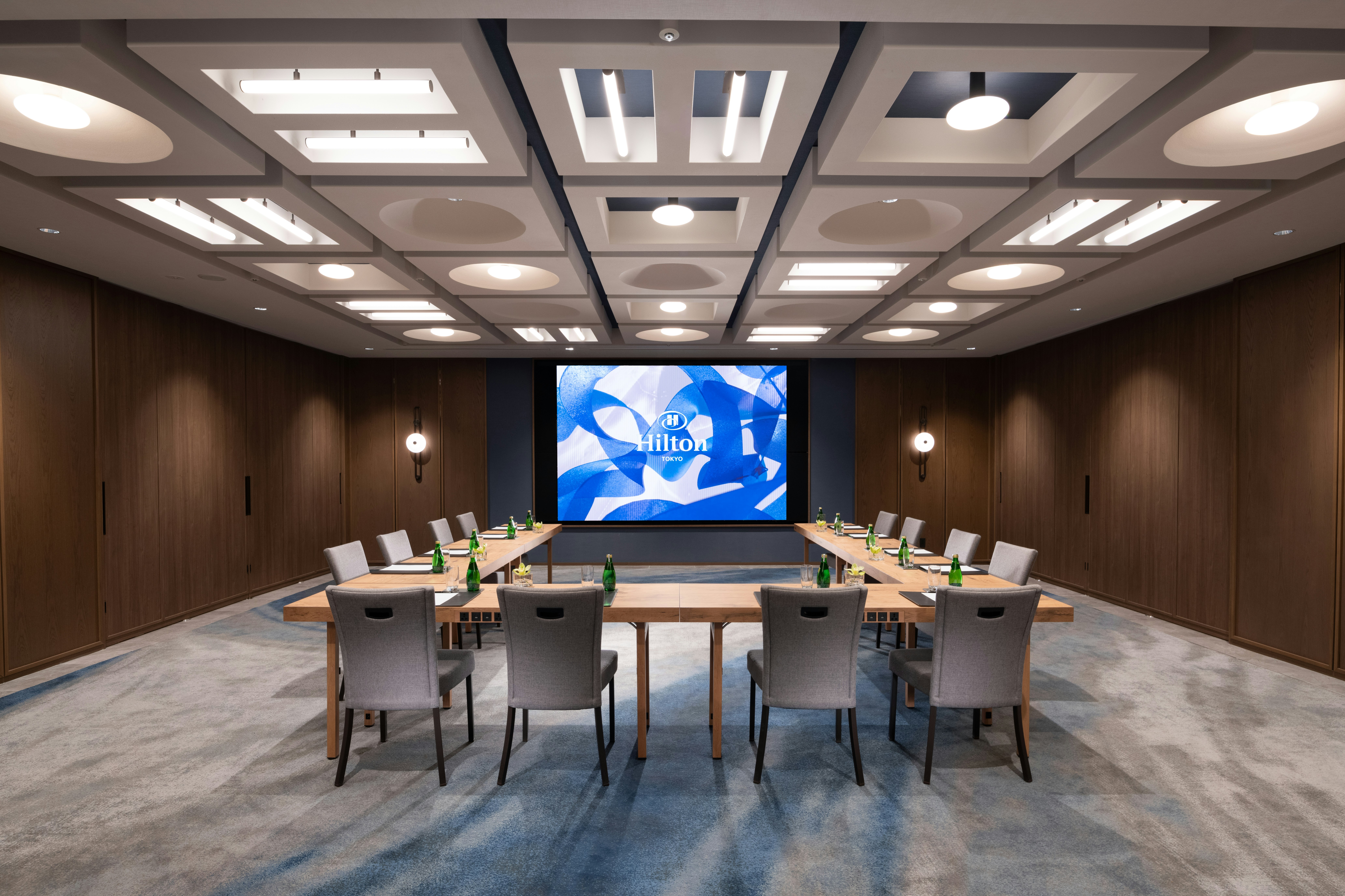 Hilton Tokyo 66/78