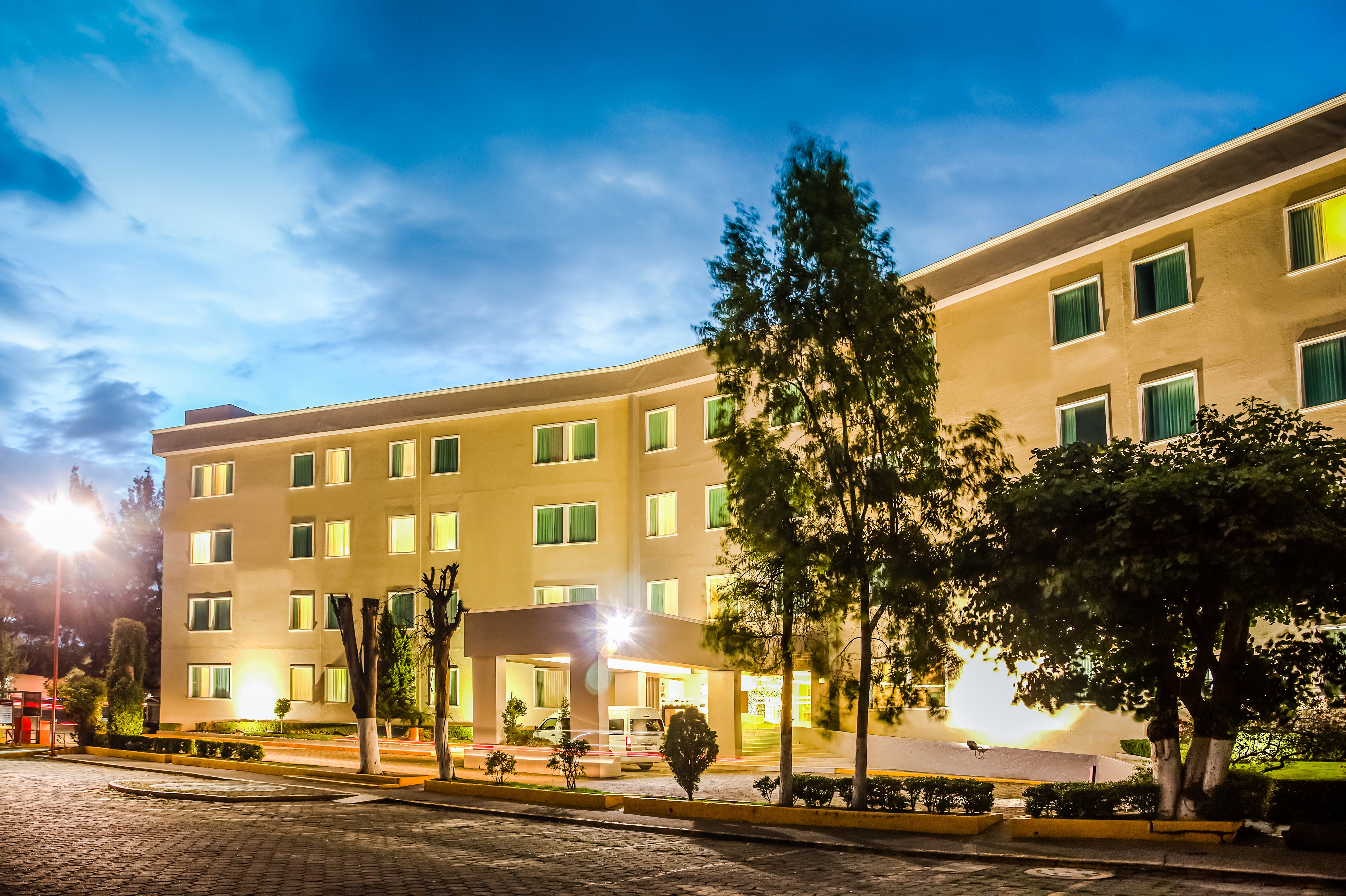 Fiesta Inn Express Perinorte 3/84