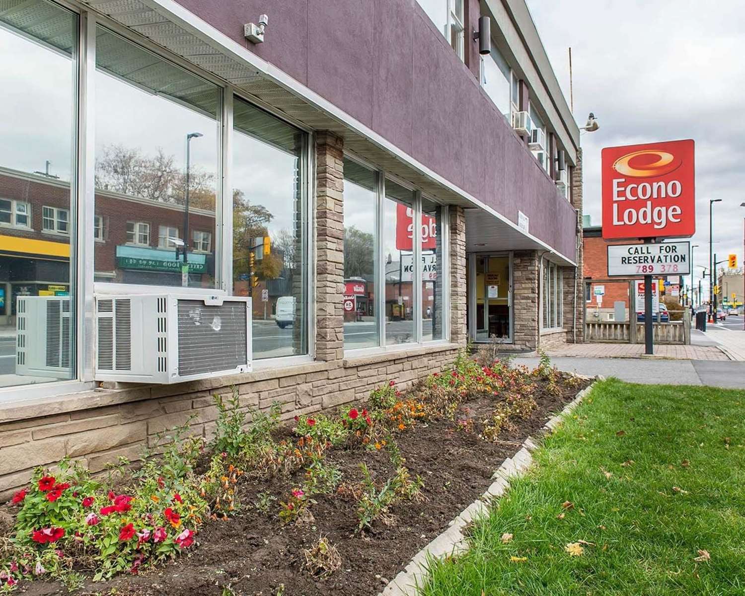 Econo Lodge Downtown Ottawa 4/50