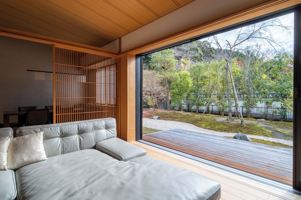 AOI Suites at Nanzenji Kan-un-an 10/92