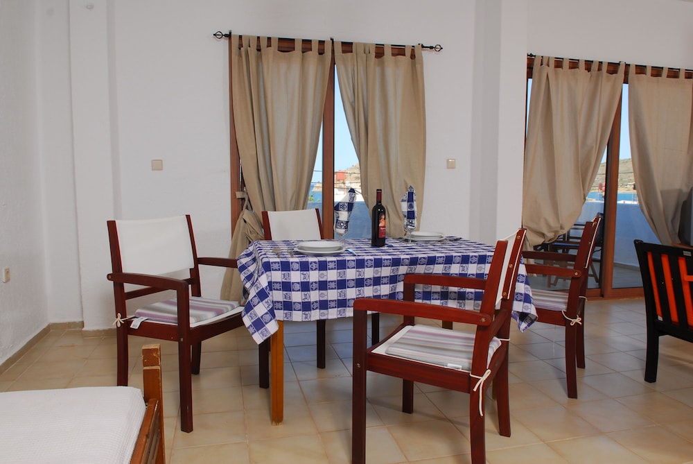 Athina Villas 40/56