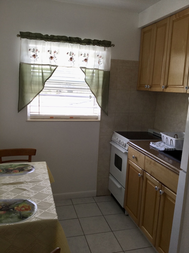 Breakaway Inn 8/68