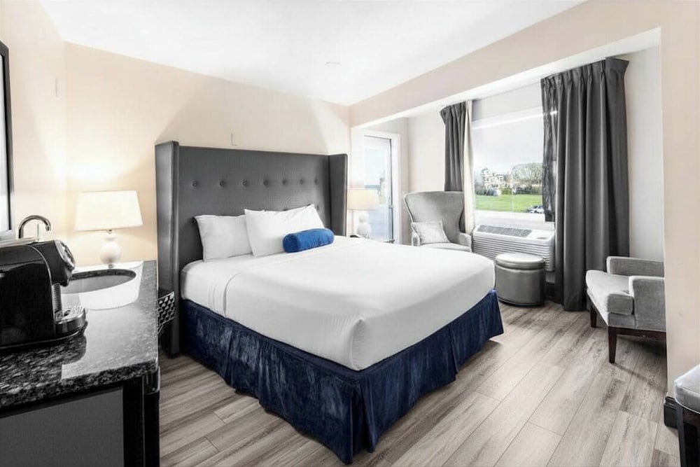 Aqua Blue Hotel & Conference Center 22/61