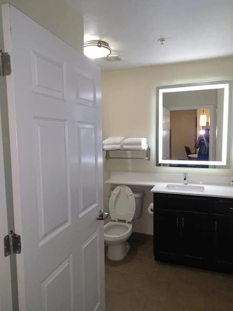 Candlewood Suites Houston Medical Center 71/72