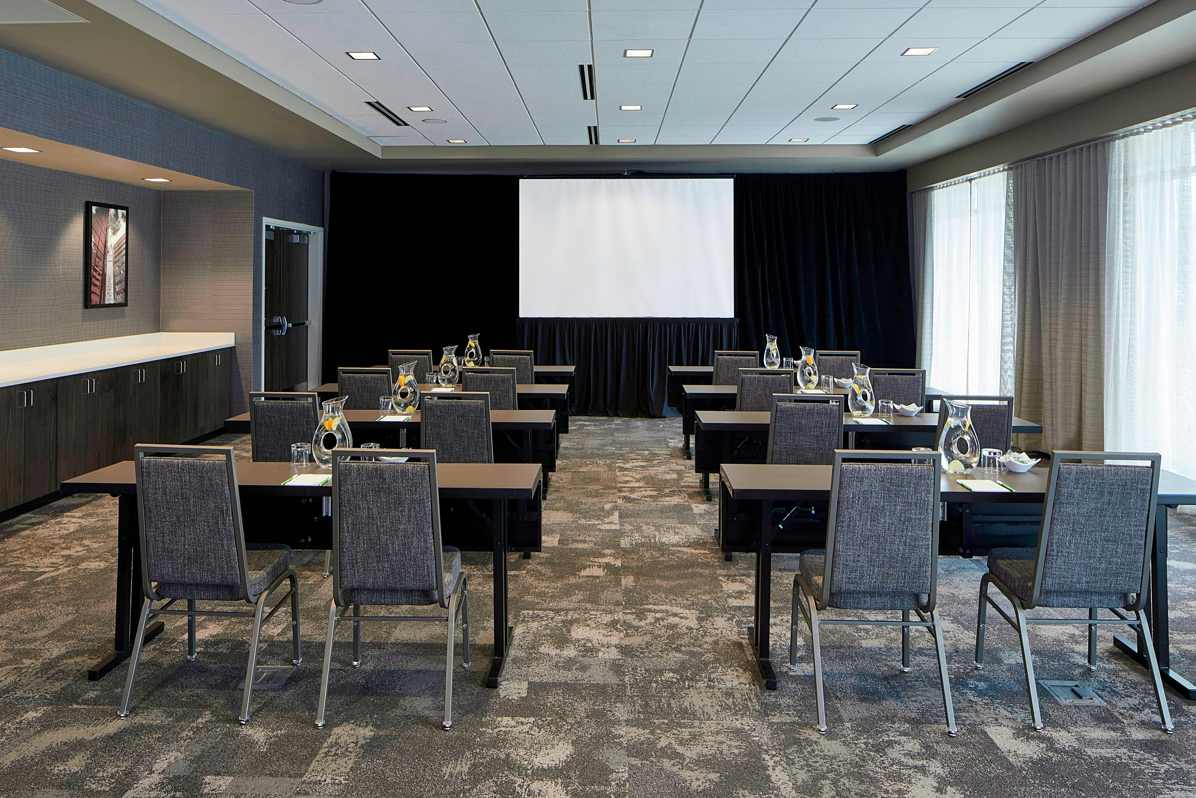 Courtyard By Marriott Minneapolis West 44/51