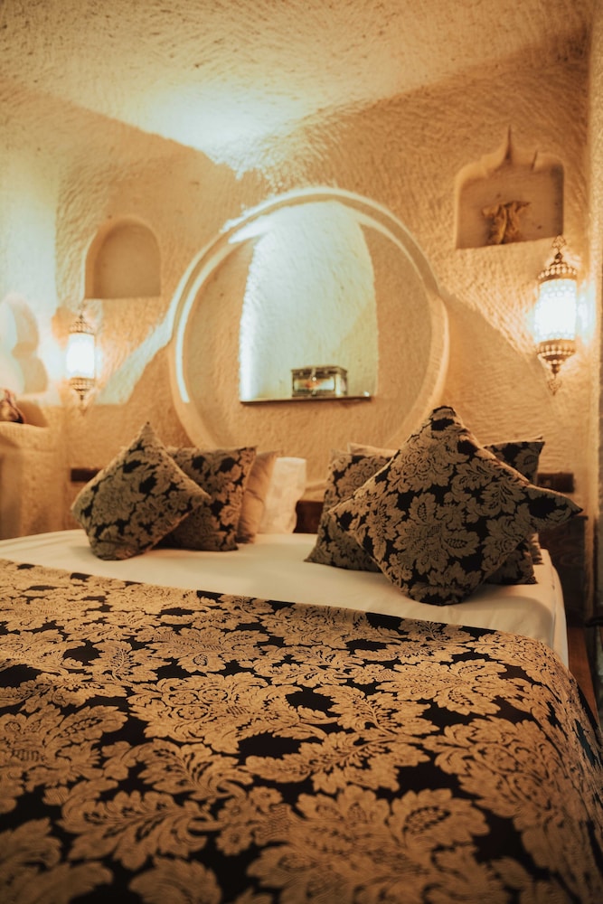 Hu of Cappadocia 44/50