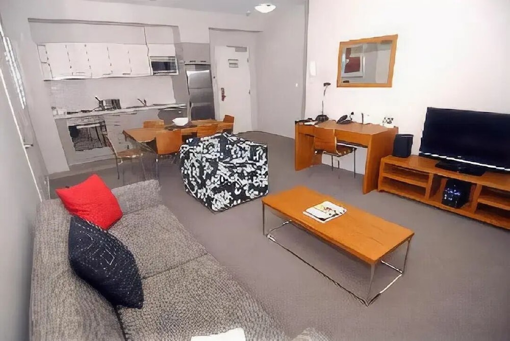 Gladstone Downtown Central Apartment Hotel 34/48