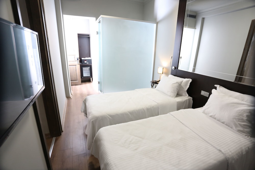 2 BEDROOMS, FAMILY