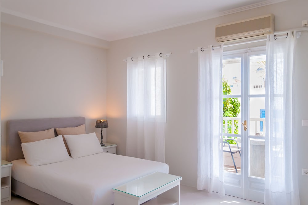 Superior, Studio, Double Bed, Partial Sea View