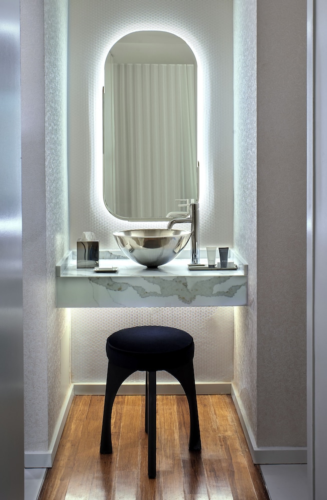 The Valorian Los Angeles, Curio Collection by Hilton 34/87