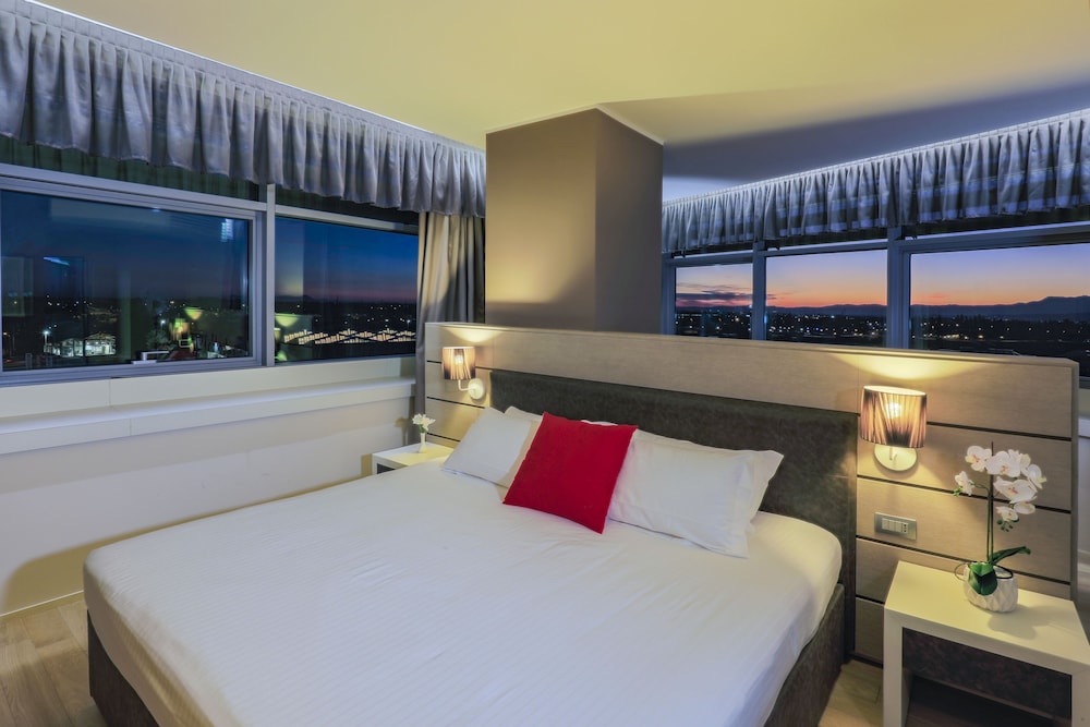 جناح جونيور بسرير كينج مع أريكة، Hotel Glamour 3/6