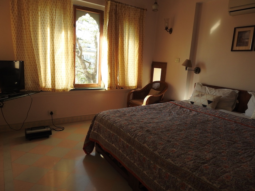 Om Niwas Suite Hotel 20/67