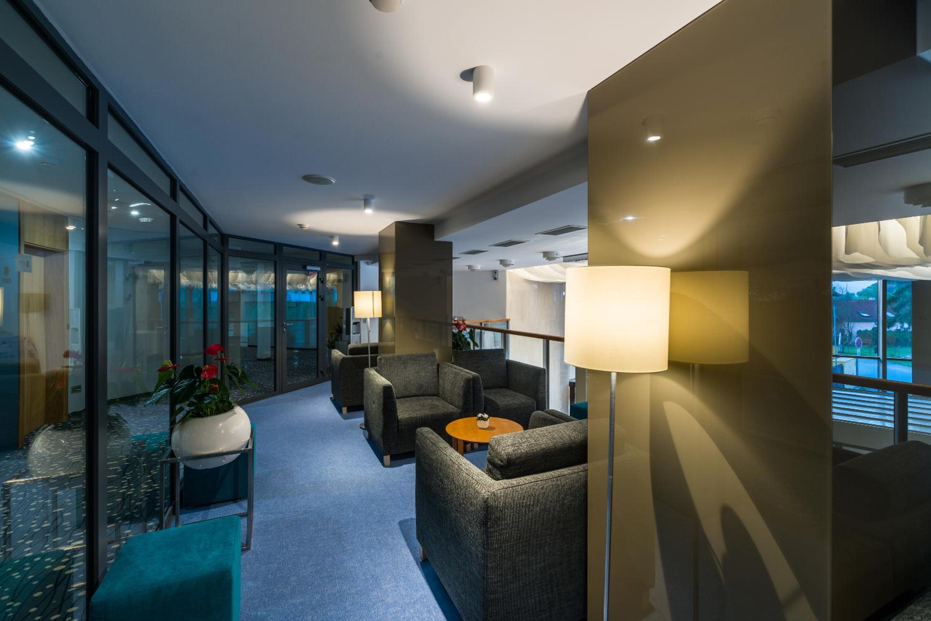 Galeria Hotel Thermal Besenova 30/51