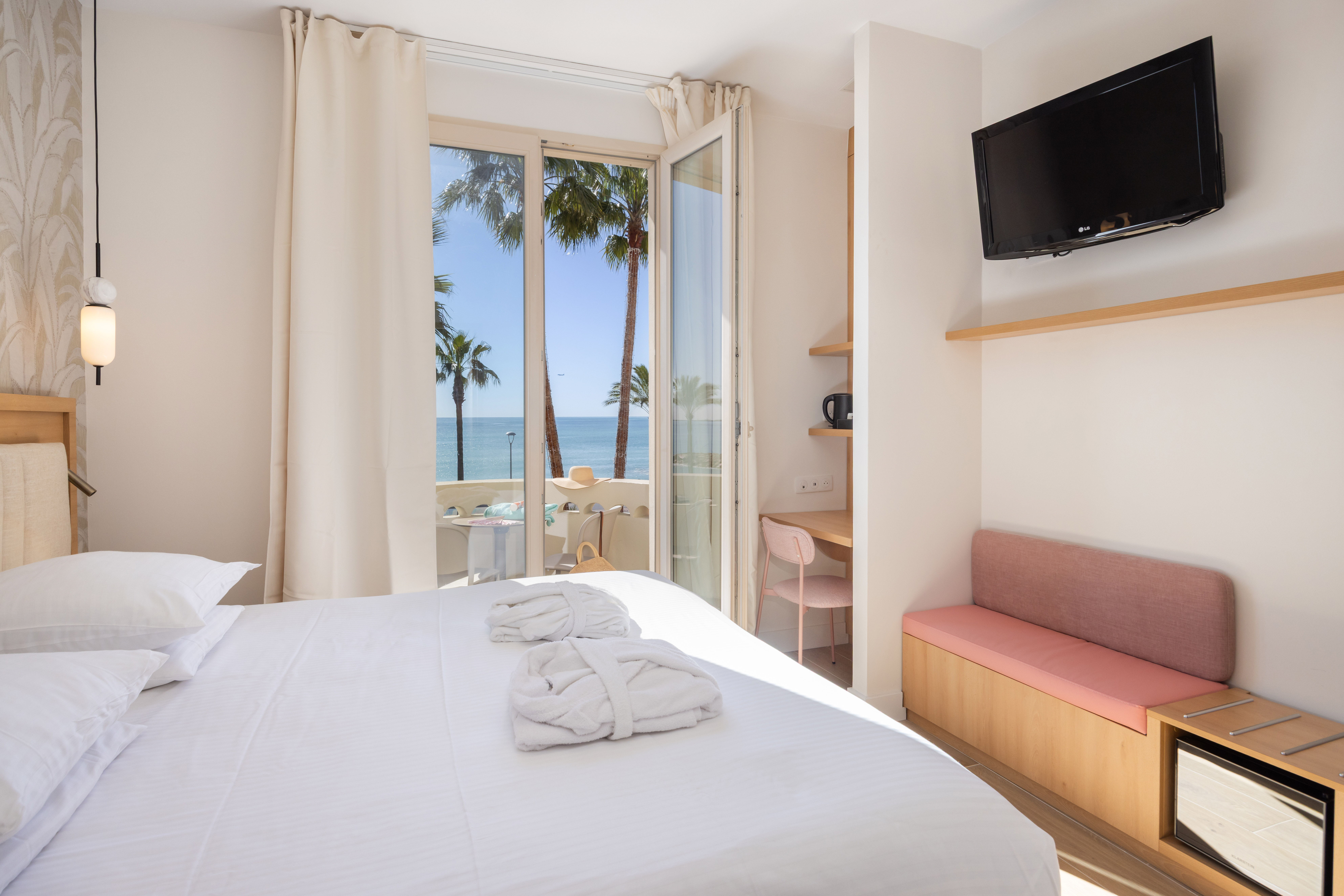 Deluxe, Double Bed, Sea View