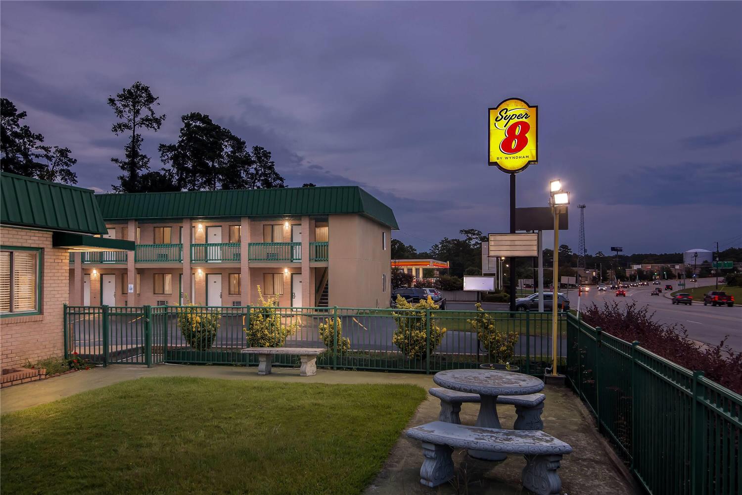 Super 8 by Wyndham Columbia SC / Ft. Jackson 4/14