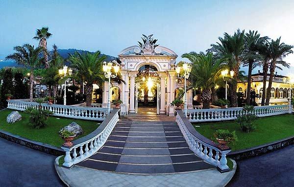 Grand Hotel La Sonrisa 15/19