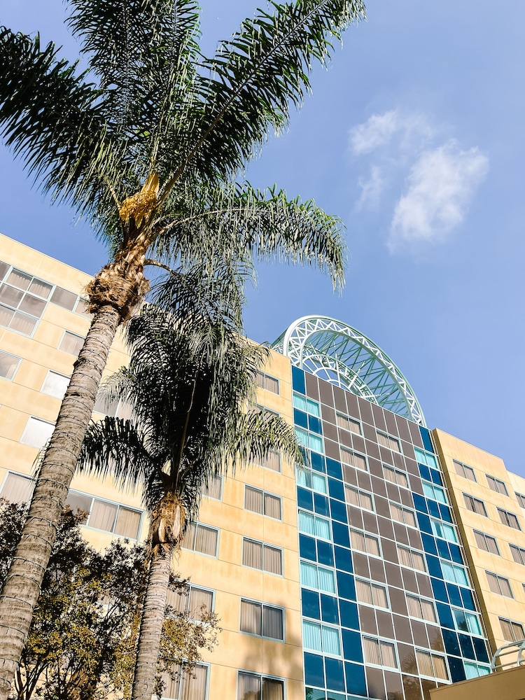 Sheraton Fairplex Hotel Conference Center in POMONA - CA