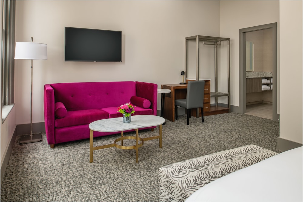 Harlow Hotel 36/53