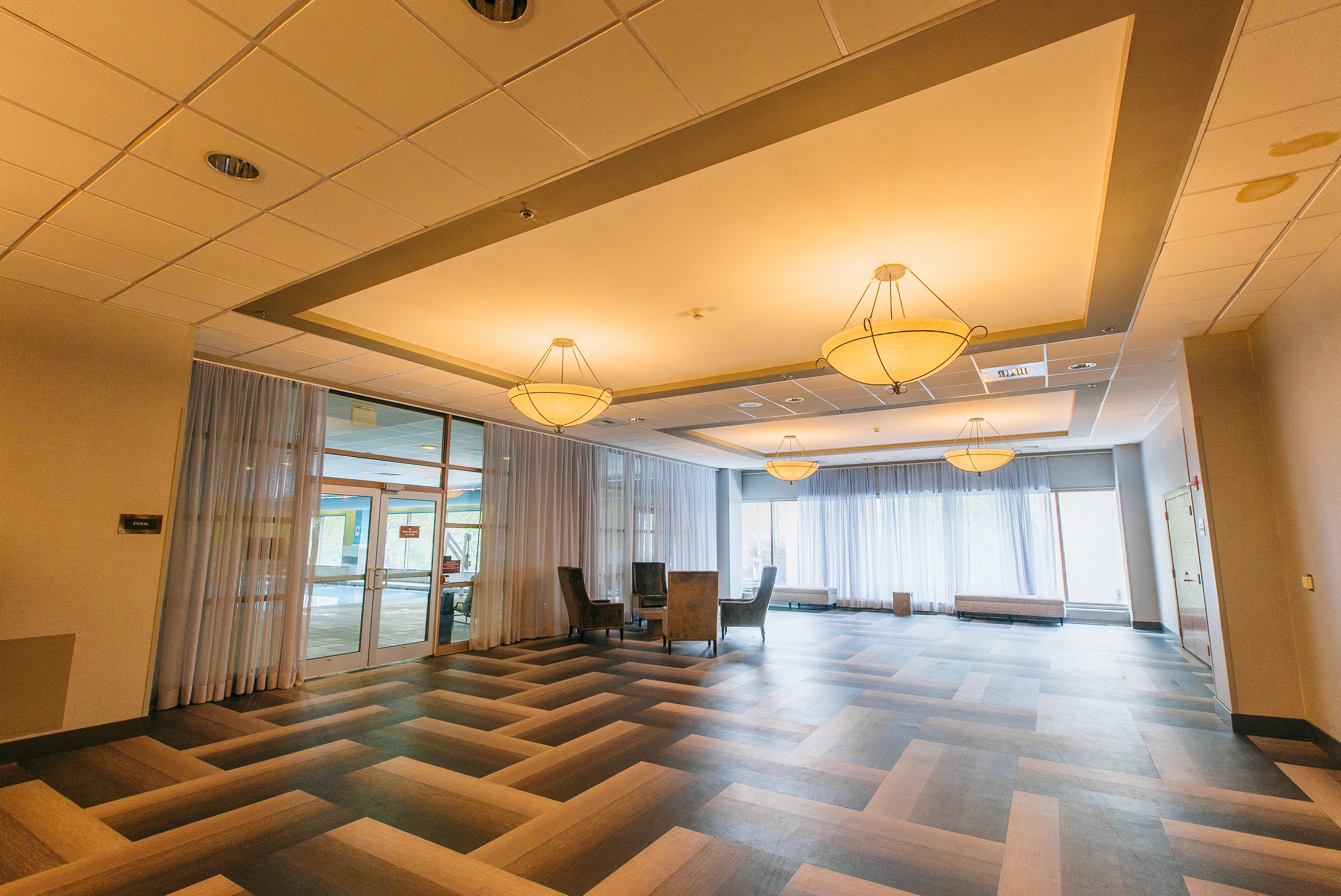 Crowne Plaza Harrisburg Hershey 33/63