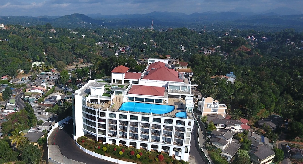 The Grand Kandyan Hotel in KANDY