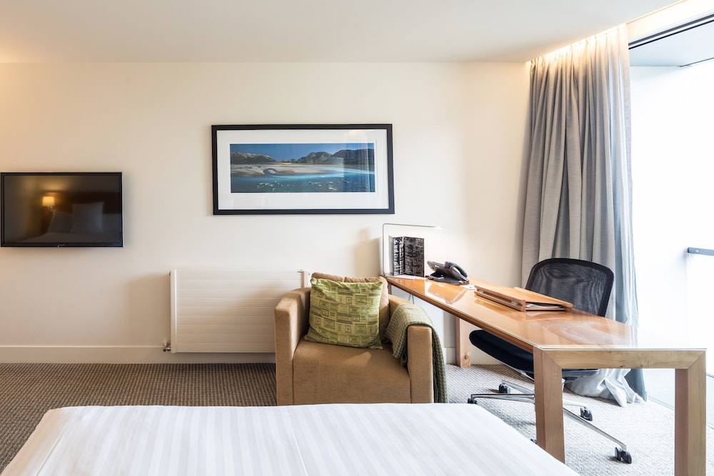 Commodore Airport Hotel 45/74