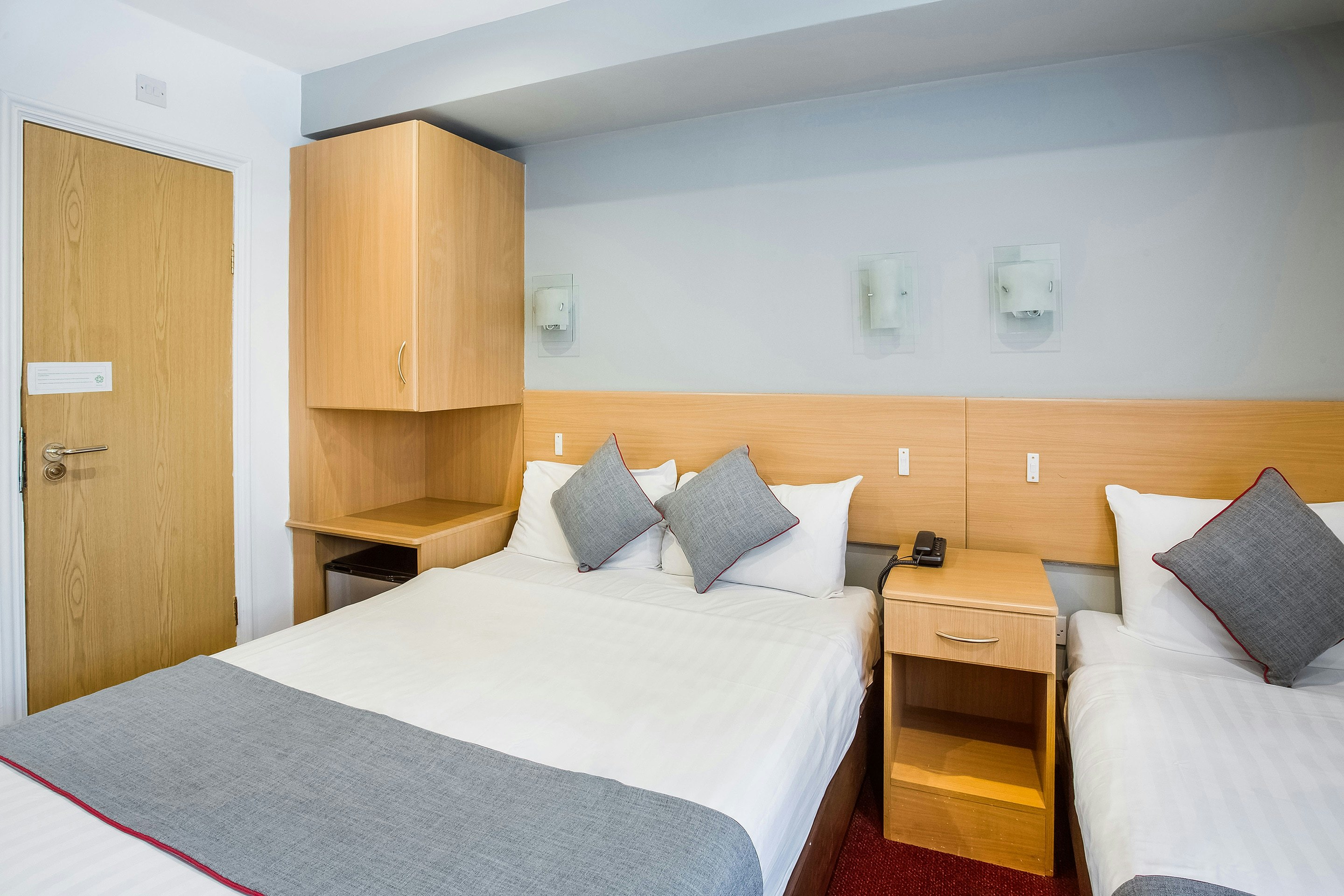 London Guest House by OYO - Acton 34/77