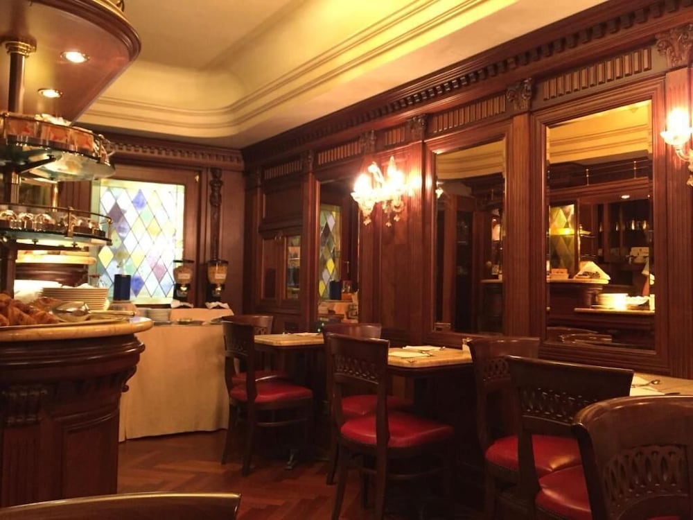 Hotel Lux 32/43