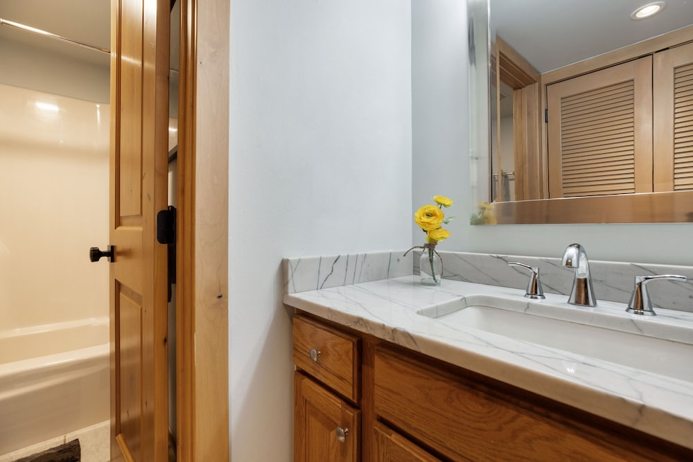 2 Bedrooms, Condo, Aspenwood Luxury, Queen and Twin Beds