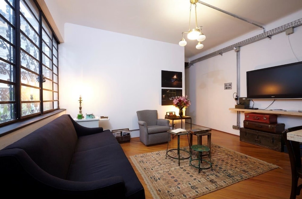 GUEST URBAN HOTEL 40/56