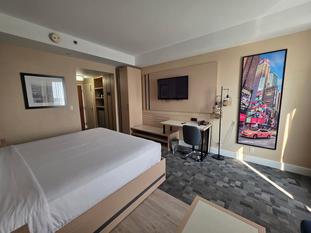 Hotel Executive Suites 17/57