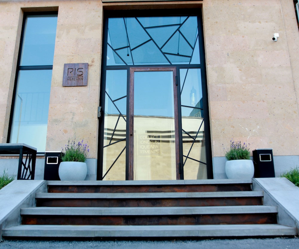 Ris Dalma Collection Yerevan 5/50