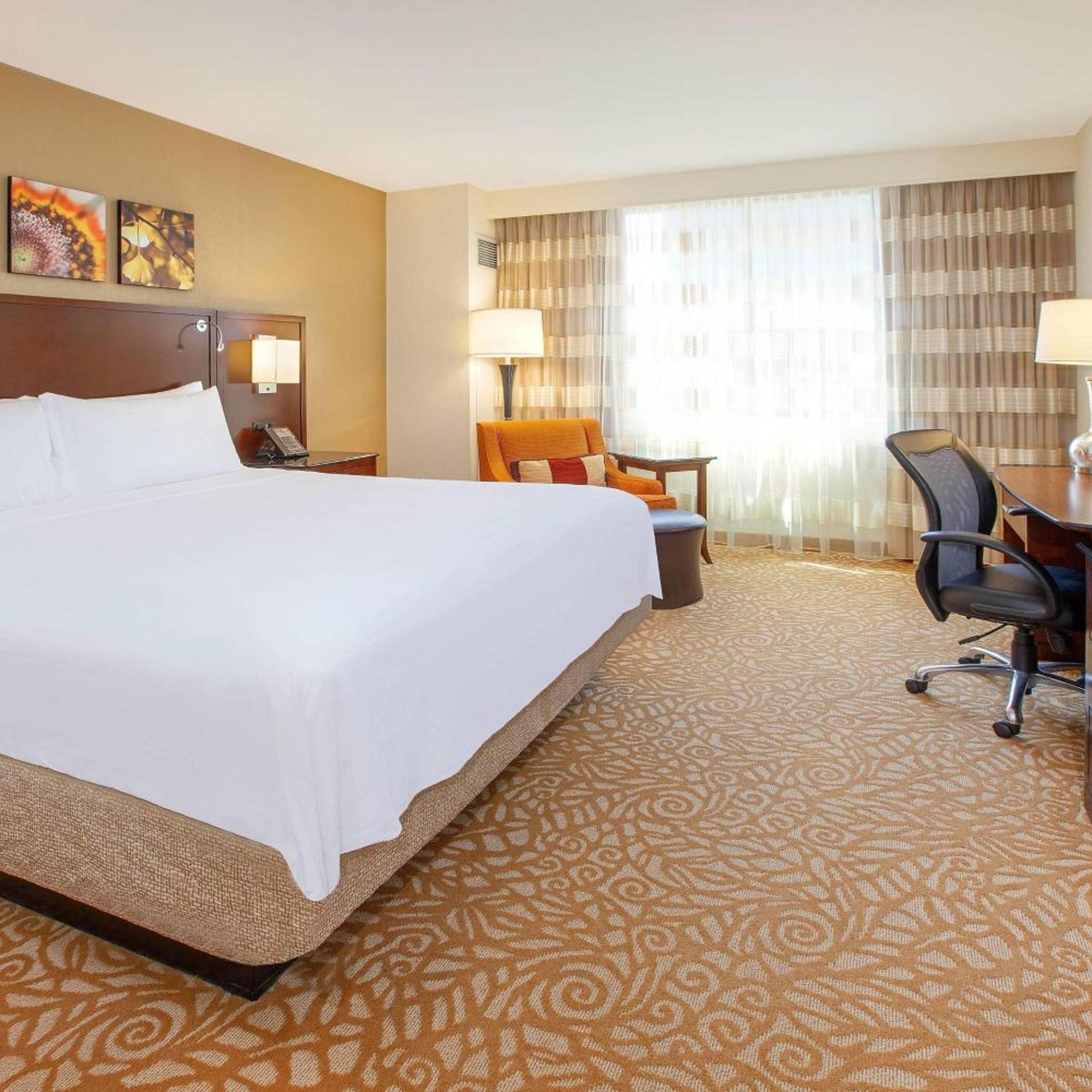 Room, King Bed, Concierge Level, Accessible