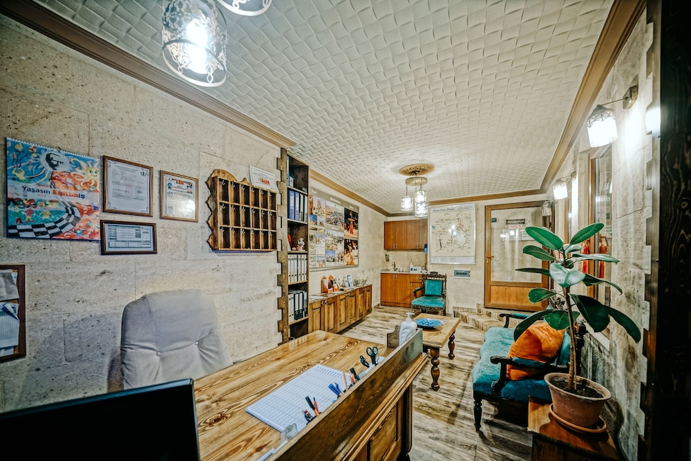 Elysee Cave House 88/100