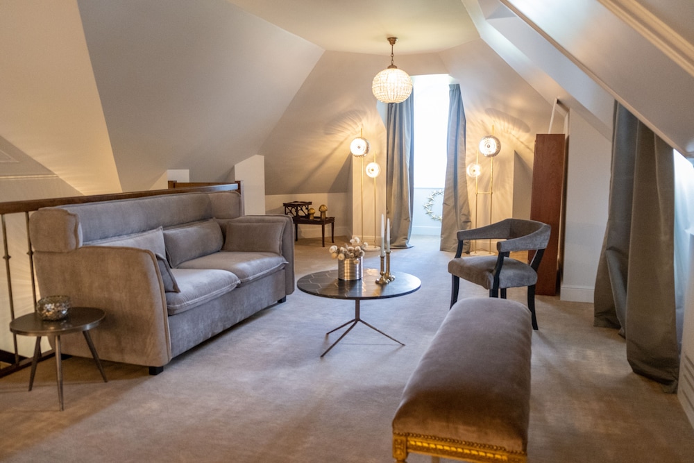 NOVOTEL CHATEAU DE MAFFLIERS 53/79