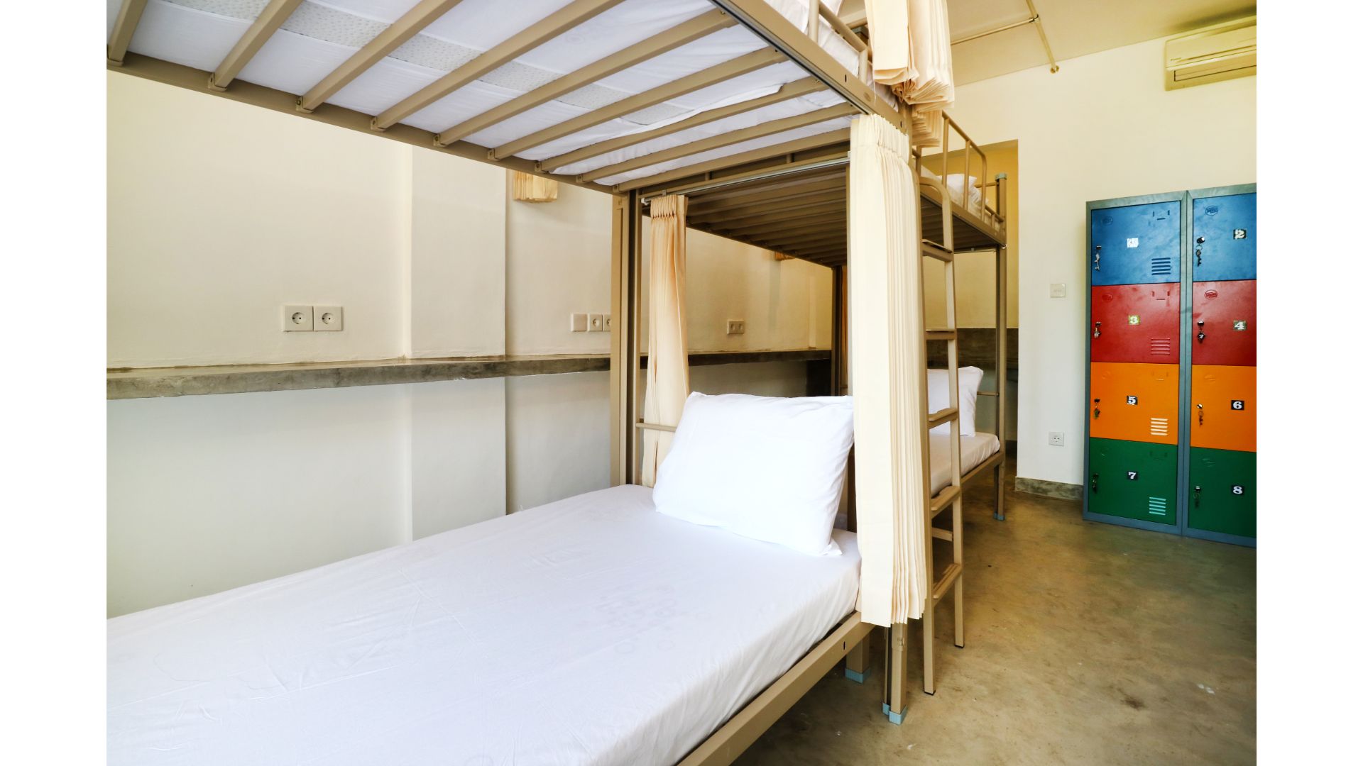 MIXED DORM, 6 BEDS