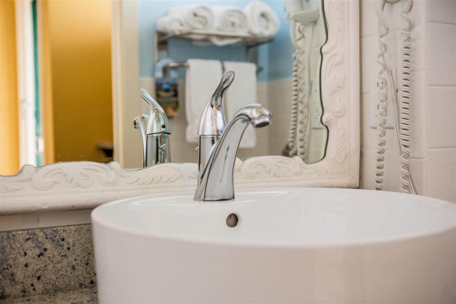 Suite, 2 King Beds, Best Western Plus Yacht Harbor Inn 2/2