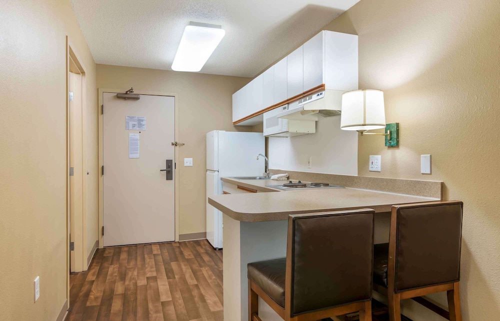 Extended Stay America Kansas City Overland Park Nall Ave 50/51