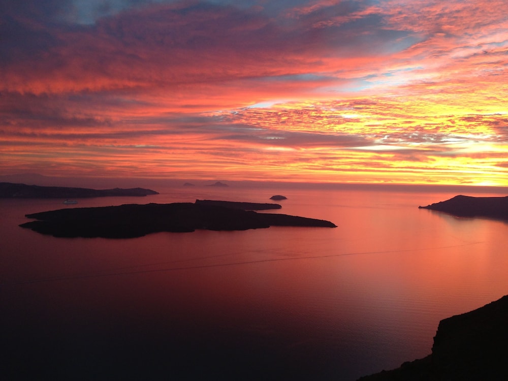 Iconic Santorini 65/73