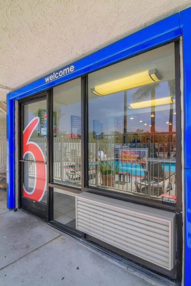Motel6 Simi Valley, CA 40/50