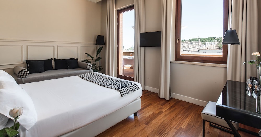 SeePort Hotel 15/81