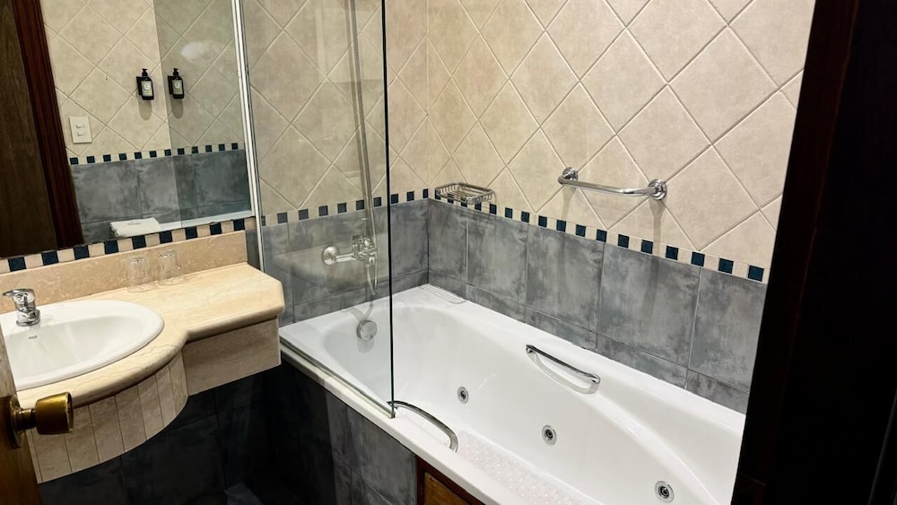 Gardi Hotel & Suites (ex Hotel Posta Carretas) 34/37