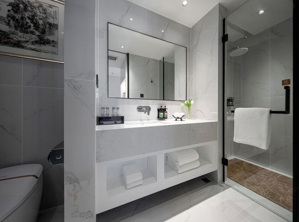 Ramada Wuxi 32/33