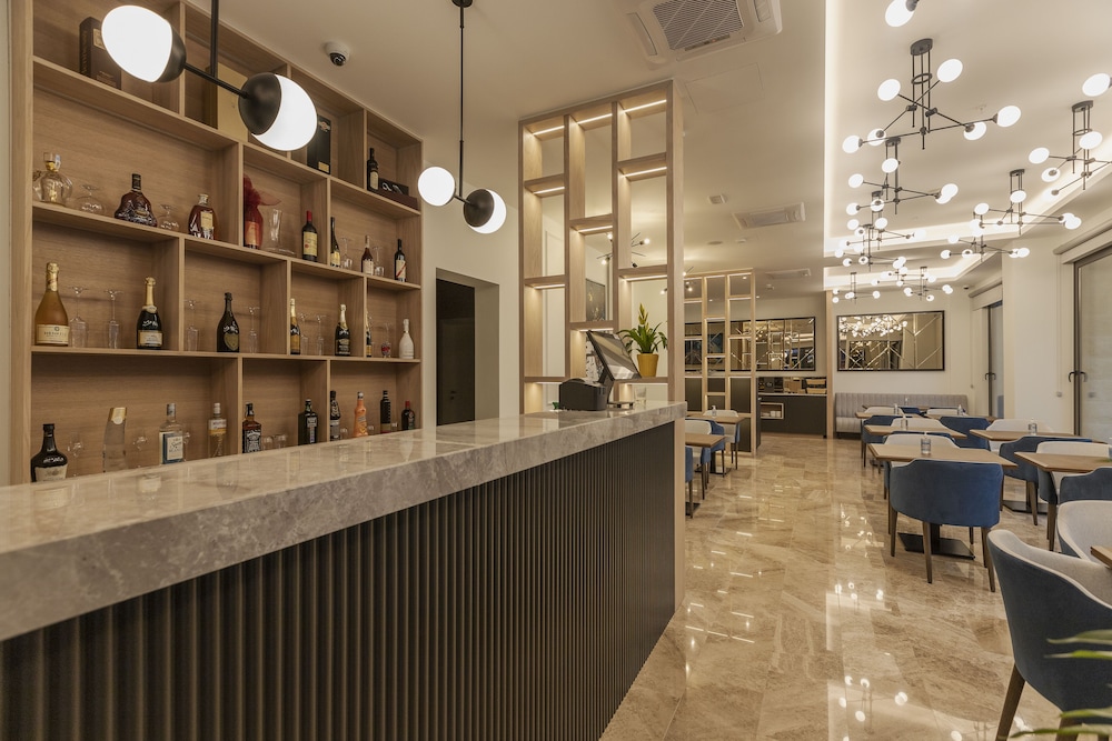 BOUTIQUE HOTEL MOMENTUM by Aycon 19/195
