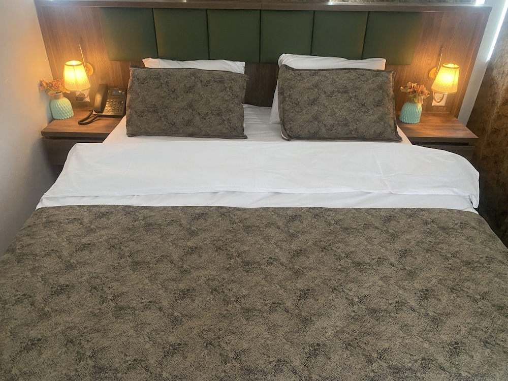 Hotel Cataleya 18/35