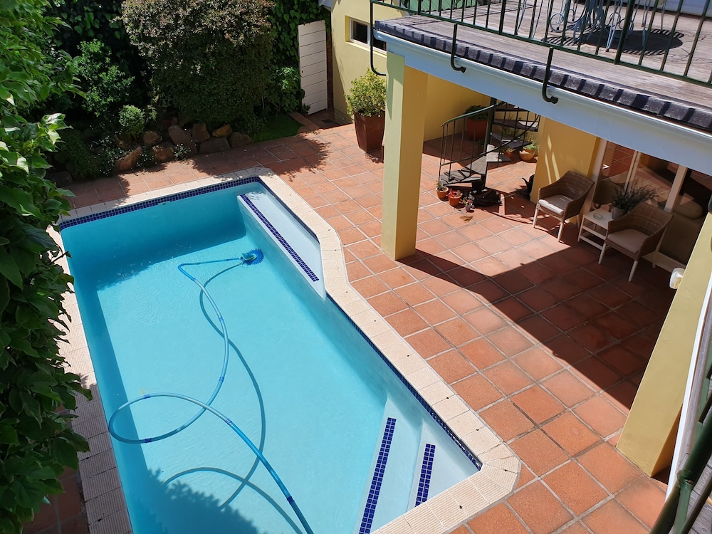 On Pinewood Guest House 21/47