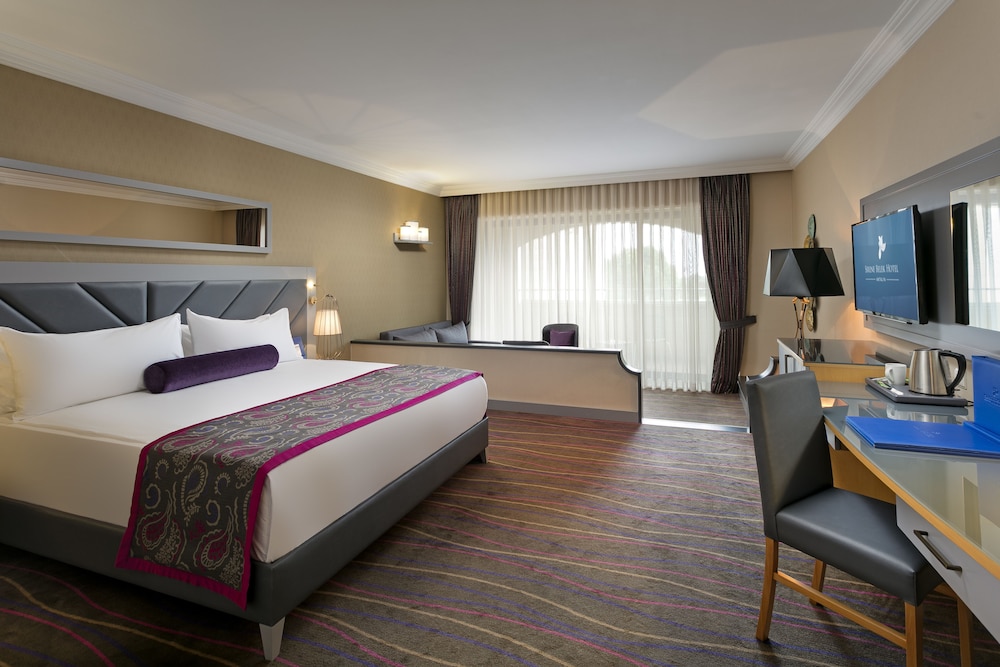 STANDARD JUNIOR SUITE GARDEN VIEW