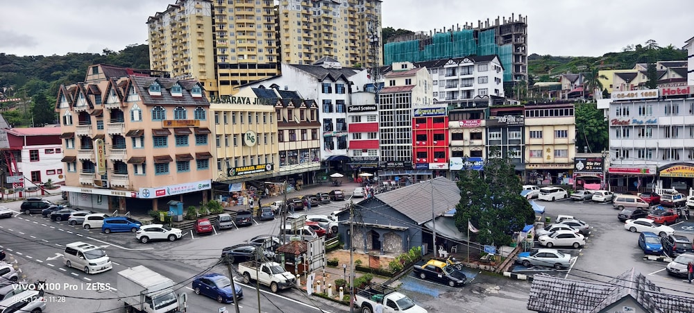 Hong Kong Hotel 68/70